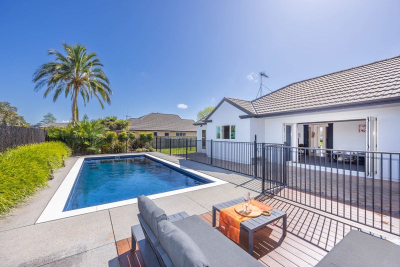 11 Gavin Heights, Rototuna, Hamilton - Carousel 2