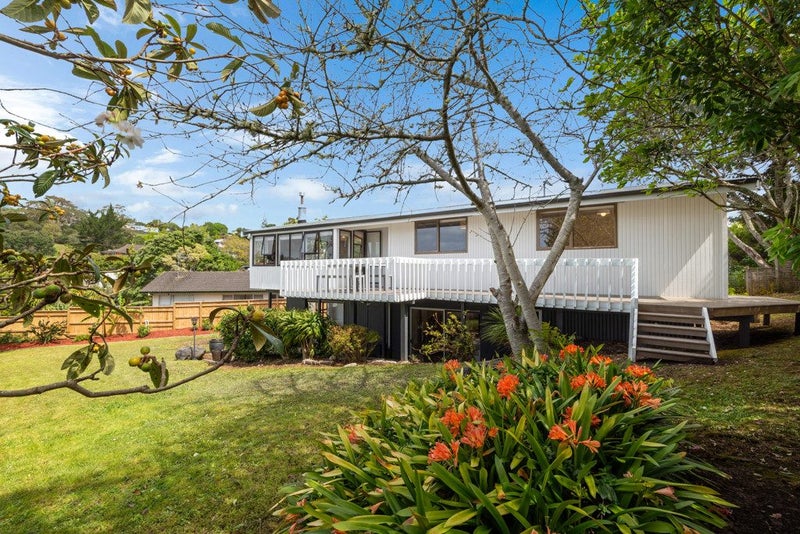 18 MacNay Way, Murrays Bay, Auckland - Carousel 1
