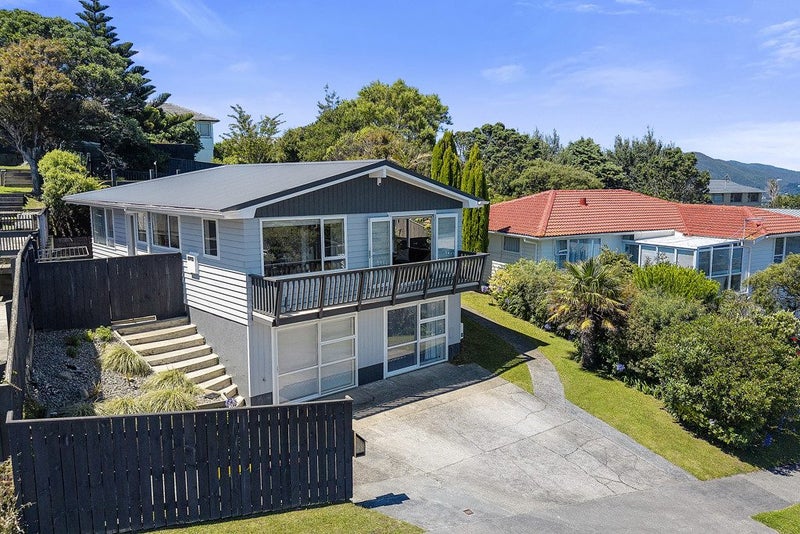 76 Major Drive, Kelson, Lower Hutt - Carousel 1