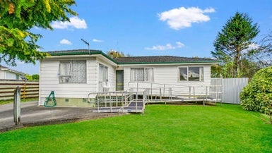 18 Capri Place, Awapuni, Palmerston North - Carousel 1