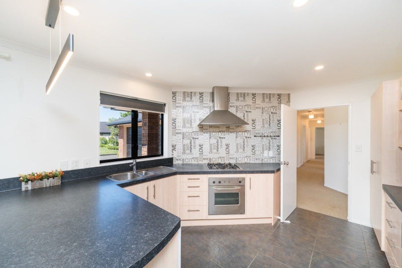 15 Orlando Way, Kelvin Grove, Palmerston North, Manawatu / Whanganui - Carousel 2