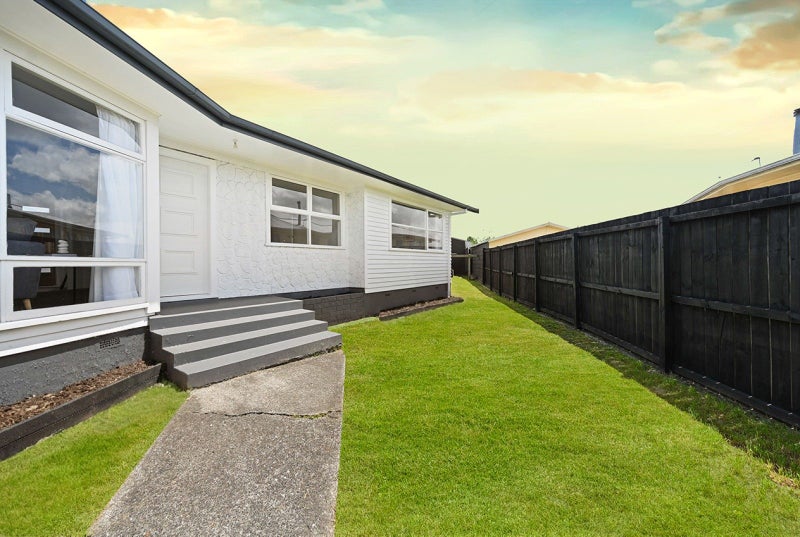 10 Pamela Place, Deanwell, Hamilton - Carousel 2