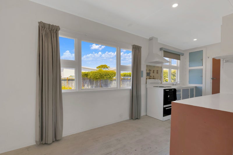 26 Grierson Avenue, Amberley, Amberley - Carousel 2