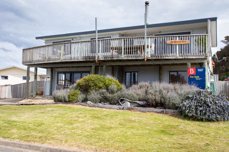 Property Valuation for 40 Akitio Esplanade, Akitio Trade Me Property