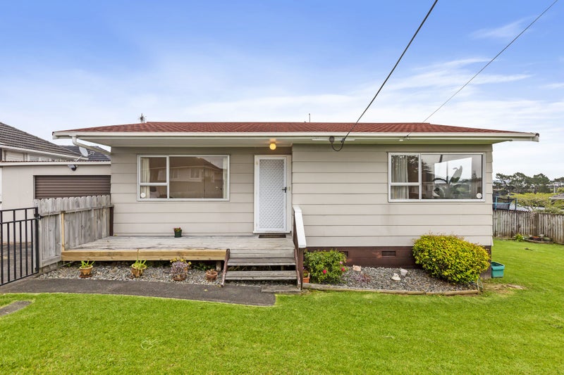 1/57 Amberley Avenue, Te Atatū South, Auckland - Carousel 2