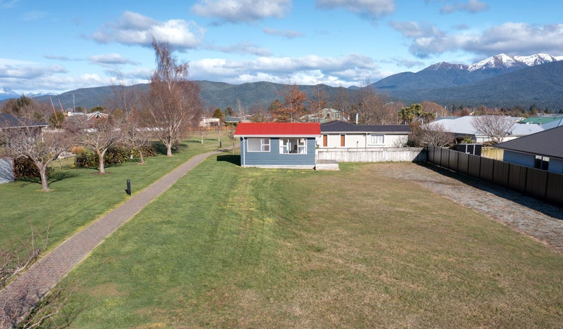 30 Lawson Burrows Crescent, Te Anau, Te Anau - Carousel 1