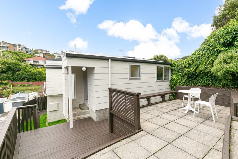 124 Onslow Road, Khandallah, Wellington - Carousel 1