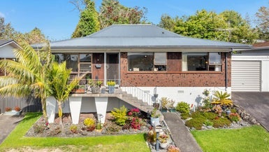 10/9 Evans Road, Glen Eden, Auckland - Carousel 1