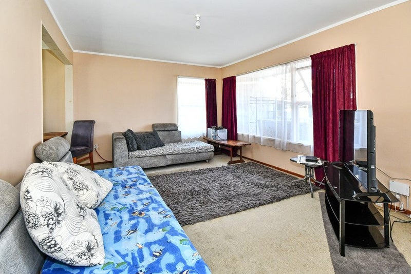 7 Welby Place, Mangere, Auckland - Carousel 2
