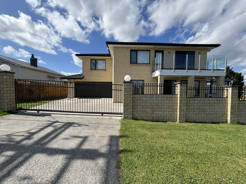 51 James Laurie Street, Henderson, Auckland - Carousel 1