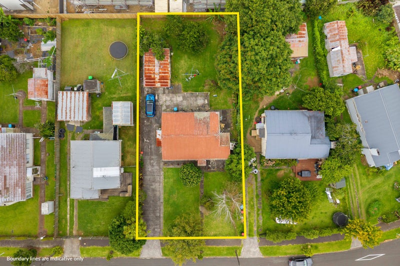13 Taratoa Street, Point England, Auckland - Carousel 2
