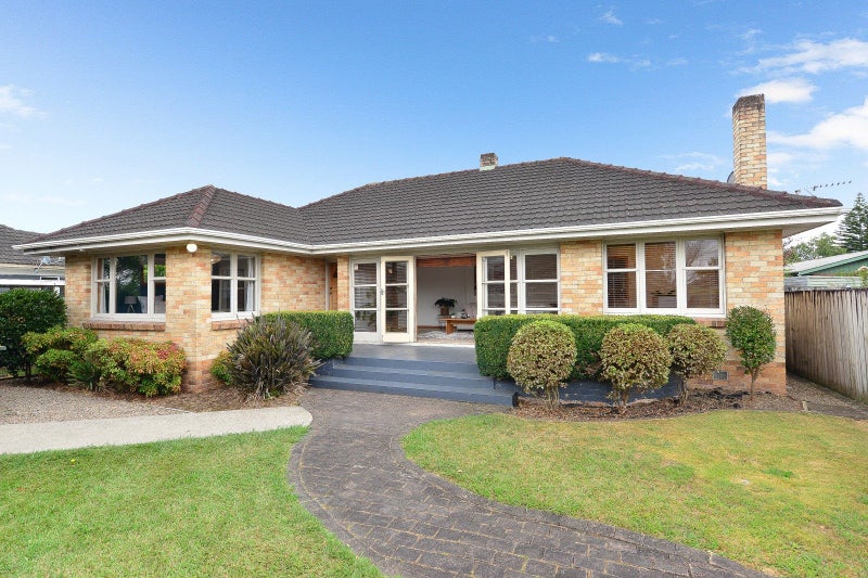 53 Braid Road, St Andrews, Hamilton - Carousel 2