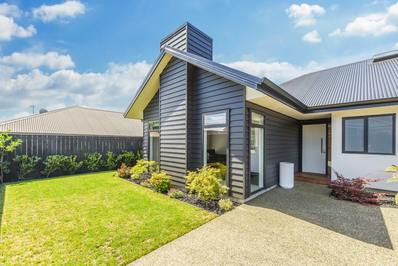 6 Blackbarn Close, Richmond, Richmond - Carousel 2