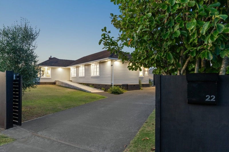 22 Ward Street, Te Atatu Peninsula, Waitakere City, Auckland - Carousel 1