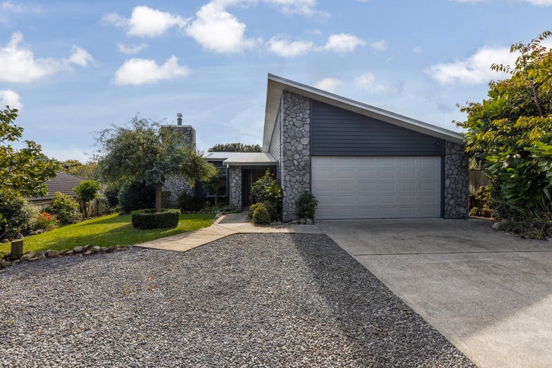 28 Ludlam Way, Otaki - Carousel 1