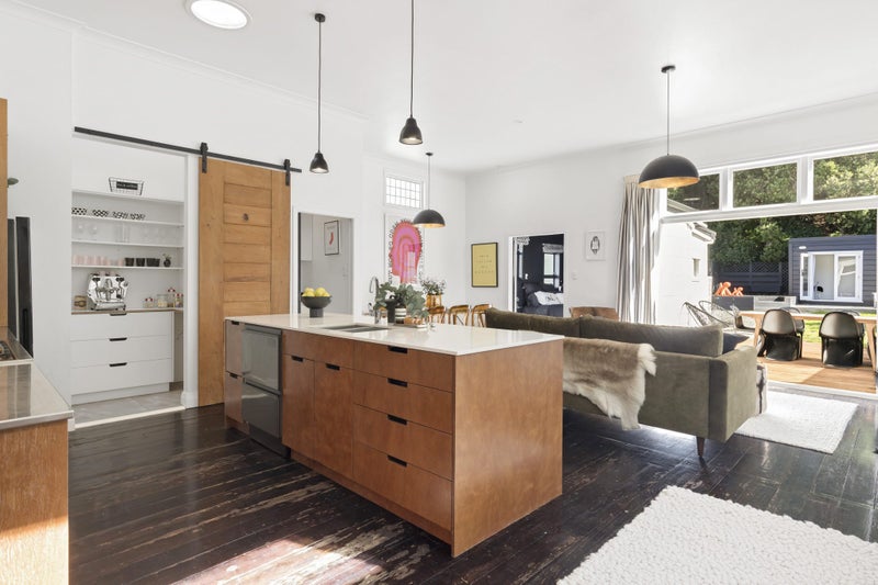 36 Derwent Street, Island Bay, Wellington - Carousel 1