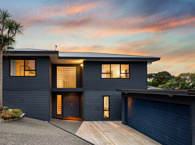 17A Rangitoto Terrace, Milford, Auckland - Carousel 1