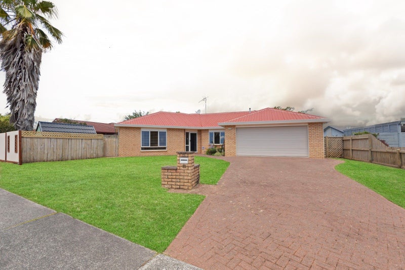 32 Spinnaker Drive, Flagstaff, Hamilton - Carousel 1