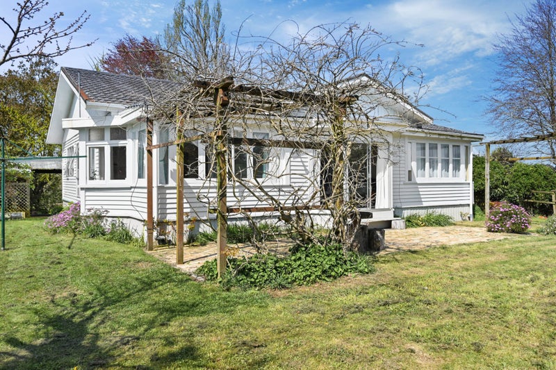 110 Foster Road, Temple View, Hamilton - Carousel 2