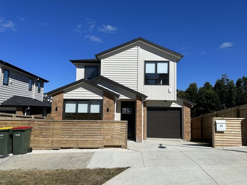 20 Baumea Rise, Massey, Auckland - Carousel 1
