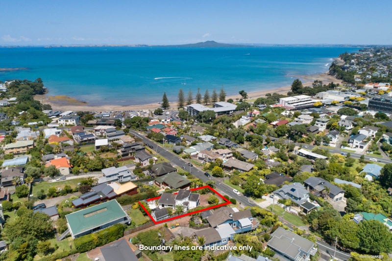 16 Oban Road, Browns Bay, Auckland - Carousel 2