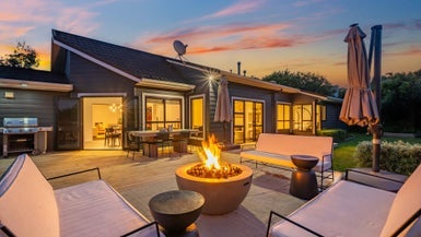 77 Joseph Banks Drive, Whitby, Porirua - Carousel 1