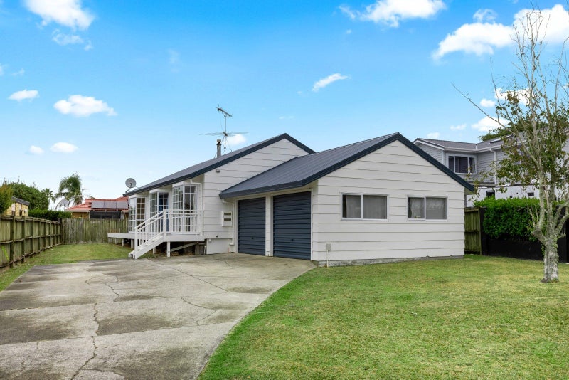 122 Florence Avenue, Orewa, Orewa - Carousel 1