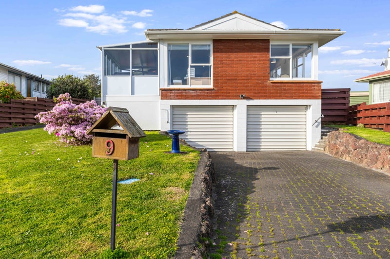 9 Ellison Place, Pakuranga Heights, Auckland - Carousel 1