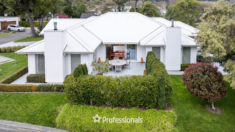 5 Bateson Way, Heretaunga, Upper Hutt - Carousel 1