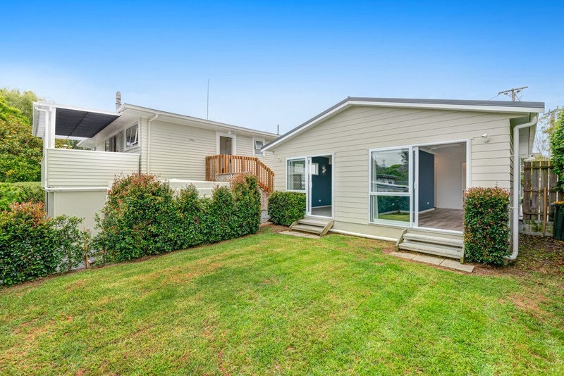1 Poplar Road, Stanmore Bay, Rodney, Auckland - Carousel 2
