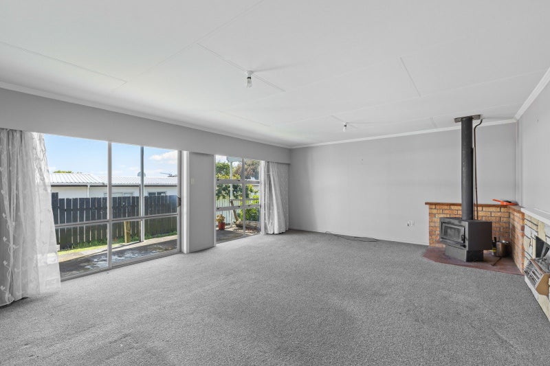 45 Clifton Drive, Waitara, Waitara - Carousel 2