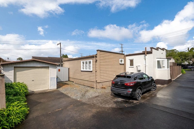 1/46 Eversleigh Road, Belmont, Auckland - Carousel 24