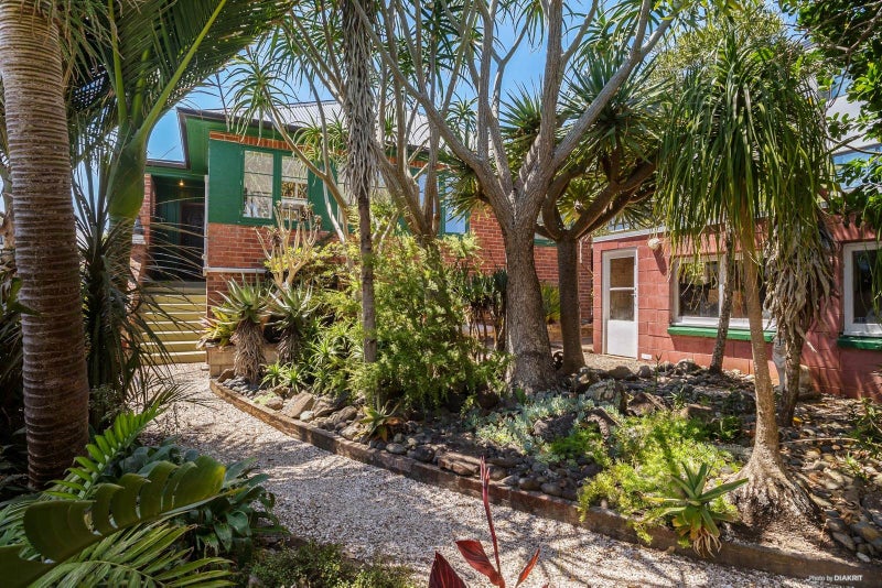 22 Roberton Road, Avondale, Auckland - Carousel 1