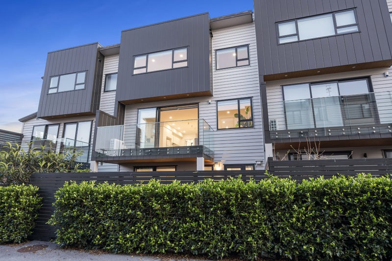 4C Fowler Street, Northcote, Auckland - Carousel 2