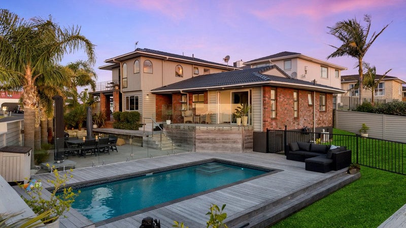 14 Pounamu Place, Shelly Park, Auckland - Carousel 1