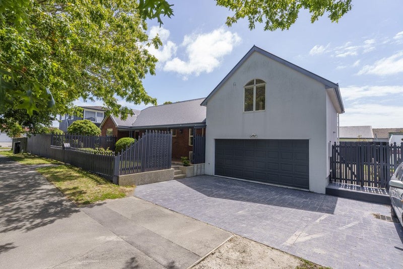 2 Delaware Crescent, Russley, Christchurch - Carousel 2