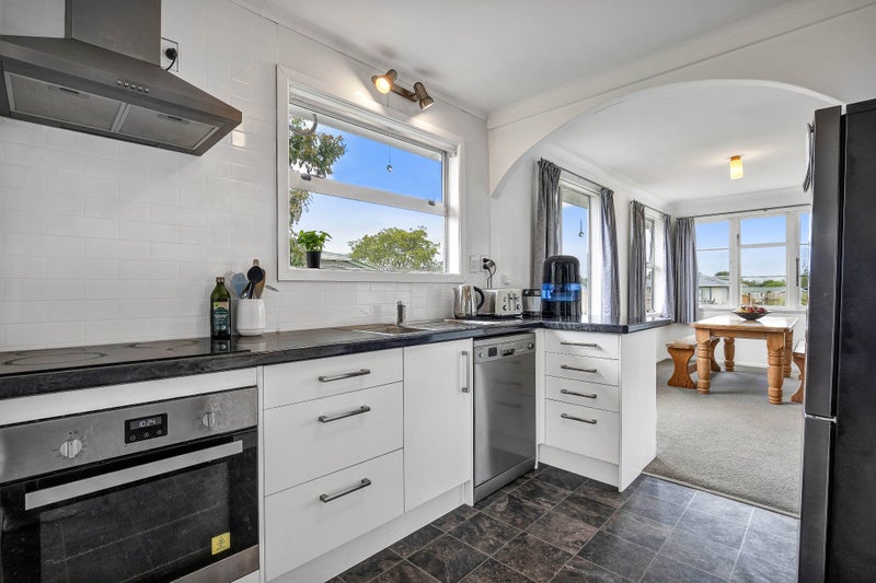 151 Portia Street, Stratford, Stratford - Carousel 1