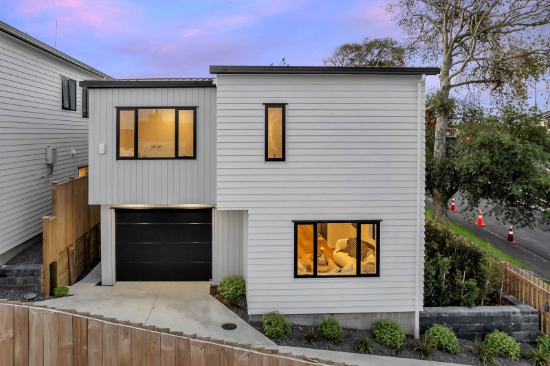 76A Chartwell Avenue, Glenfield, Auckland - Carousel 2