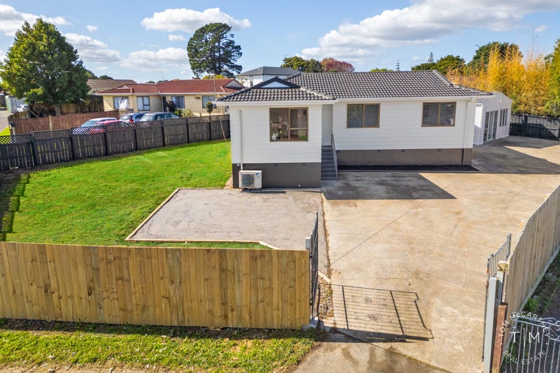 5 McGreal Place, Weymouth, Auckland - Carousel 1