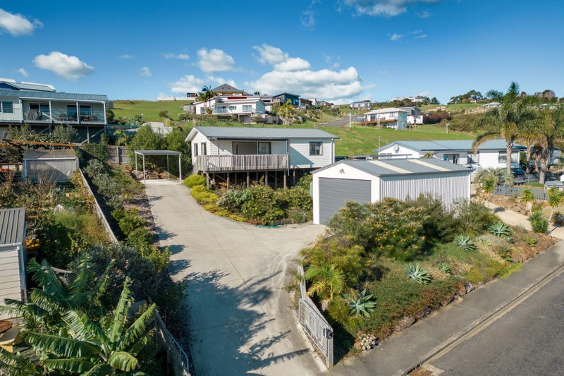 6 Loke Crescent, Coopers Beach, Coopers Beach - Carousel 16