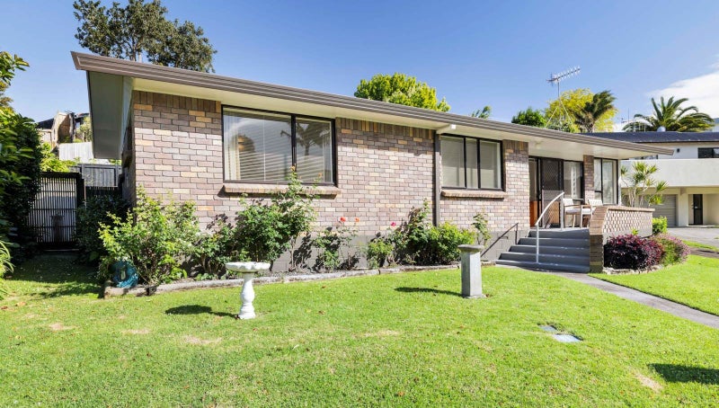 8 Dillon Way, Otumoetai, Tauranga - Carousel 1