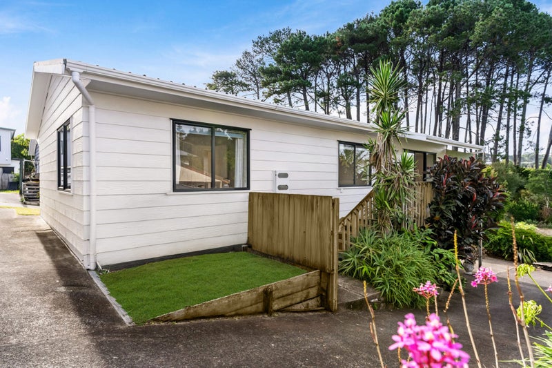 2/19 Morton Avenue, Forrest Hill, Auckland - Carousel 1
