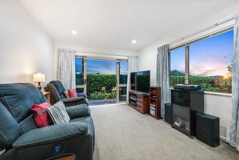 37/1 Piriti Drive, Te Atatu Peninsula, Auckland - Carousel 25