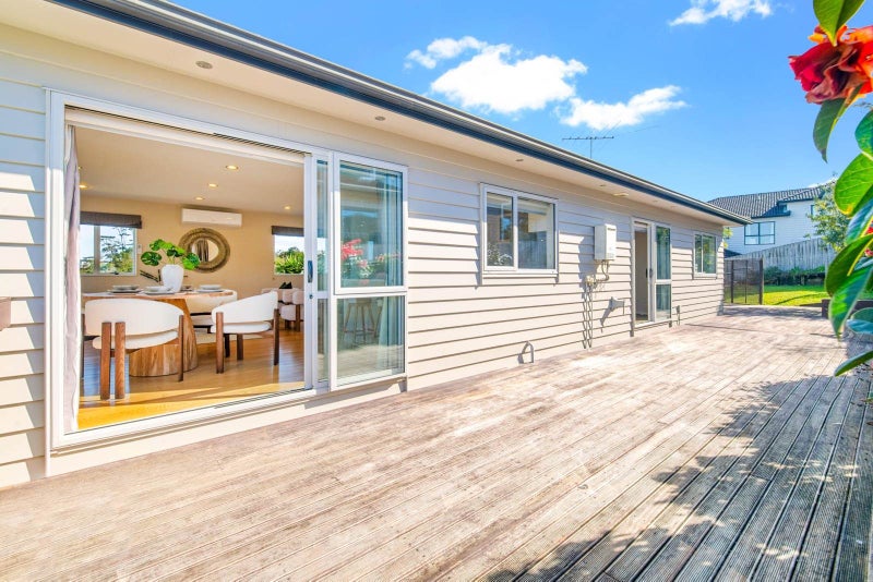 64 Travis View Drive, Fairview Heights, Auckland - Carousel 1