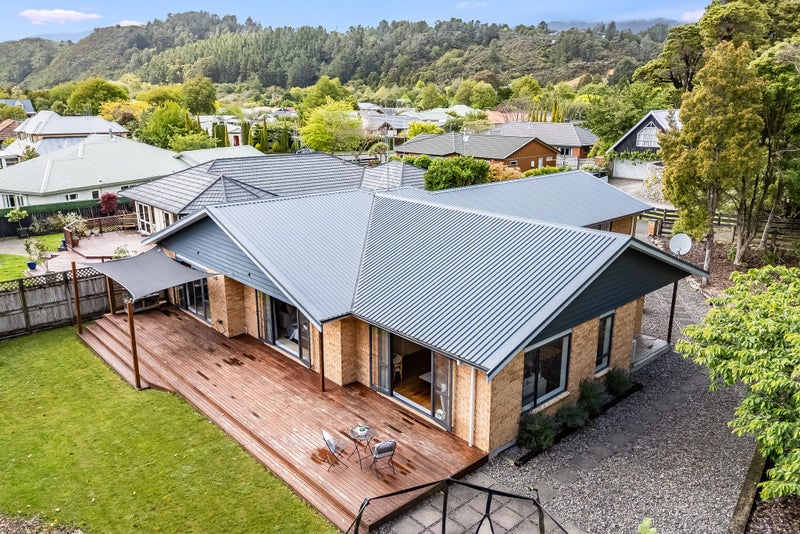30 Carlow Grove, Birchville, Upper Hutt - Carousel 2