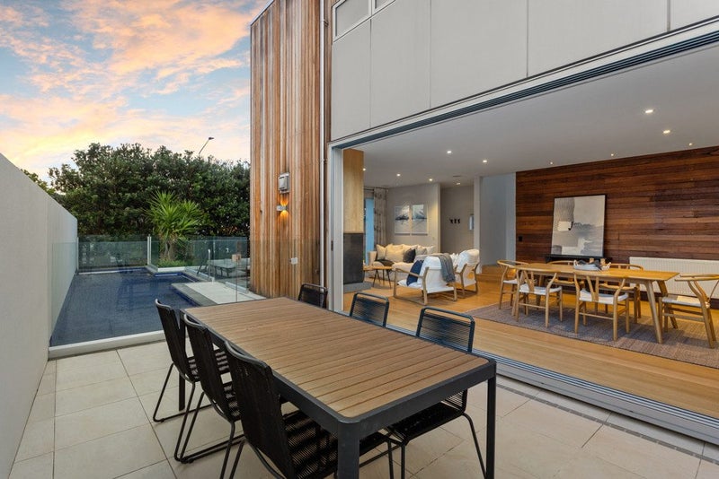 2/24 Marriner Street, Sumner, Christchurch - Carousel 2