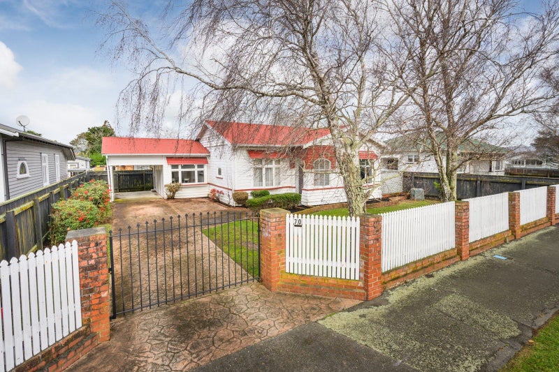 70 Chelwood Street, Takaro, Palmerston North - Carousel 2