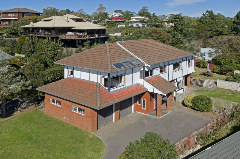 14 Hunters Hill, Havelock North, Havelock North - Carousel 1