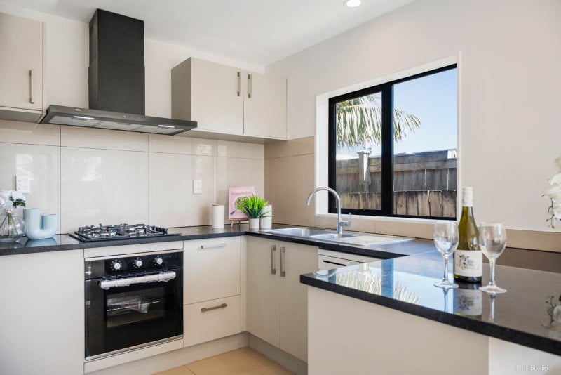 27 Albert Street, Otahuhu, Auckland - Carousel 2