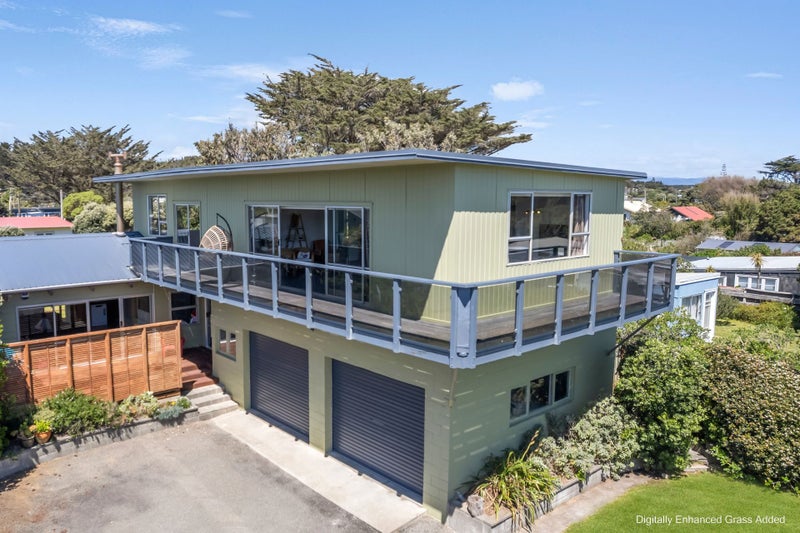 20 Kent Avenue, Waitarere Beach, Levin - Carousel 1